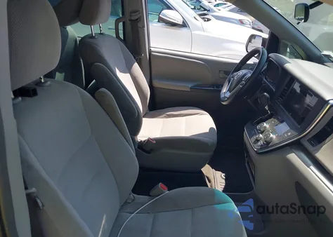 2017 Toyota Sienna L 7 Passenger из США, поврежденный, VIN 5TDZZ3DC8HS770779